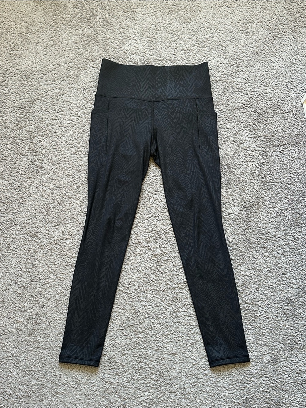 Athleta Salutation Stash Pocket II 7/8 Ankle Leggings Pockets Black S